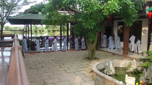 Khóa tu chánh niệm lần thứ 42 tại chùa Liên Trì