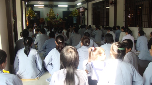 Khóa tu chánh niệm lần thứ 42 tại chùa Liên Trì
