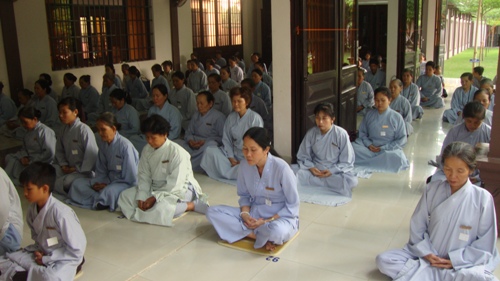 Khóa tu chánh niệm lần thứ 42 tại chùa Liên Trì