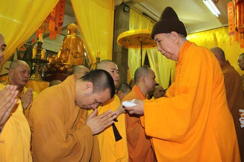 Lễ nhập kim quan Trưởng lão Hòa thượng Thích Thanh Tứ