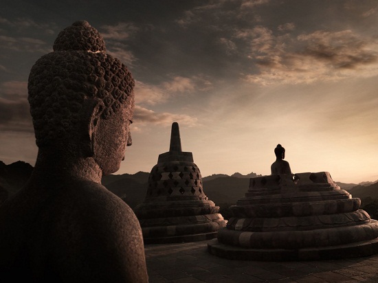 Đền thờ Phật trên núi ở Indonesia