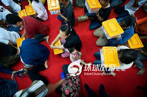 Rùng mình đám tang dành cho người sống
