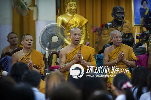 Rùng mình đám tang dành cho người sống