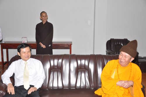 Lãnh đạo TPHCM thăm Giáo hội Phật giáo