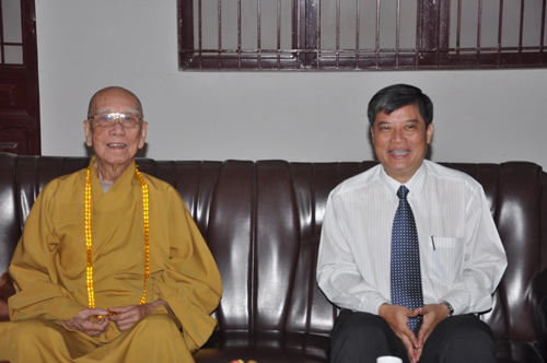 Lãnh đạo TPHCM thăm Giáo hội Phật giáo