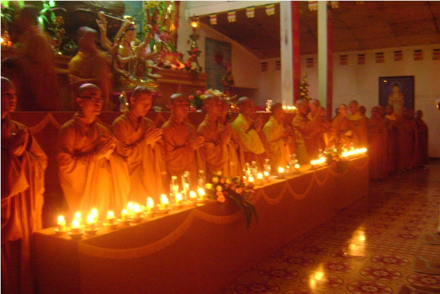 Đồng Nai: Lễ Hội Hoa Đăng Chùa Tịnh Nghiêm