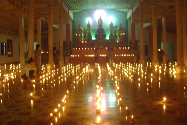 Đồng Nai: Lễ Hội Hoa Đăng Chùa Tịnh Nghiêm