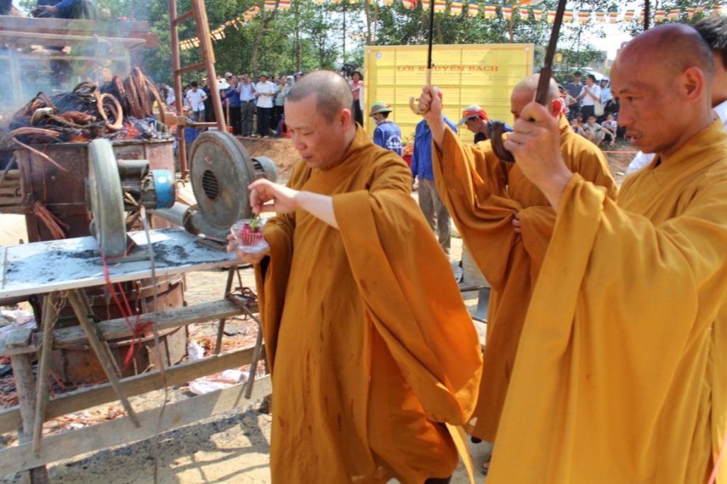 Hà Tĩnh: Lễ đúc Đại Hồng Chung chùa Đá