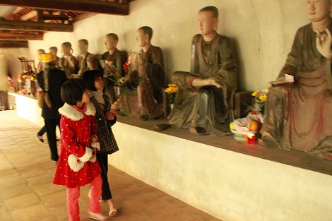 Đầu xuân, lễ chùa ở đất hai vua