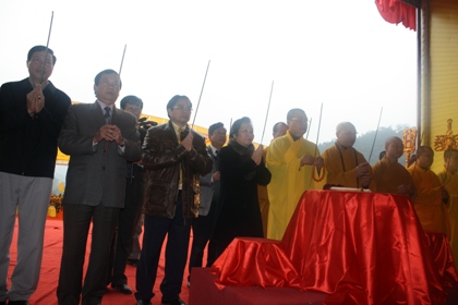 Yên Tử đón hơn 6 vạn du khách ngày khai hội