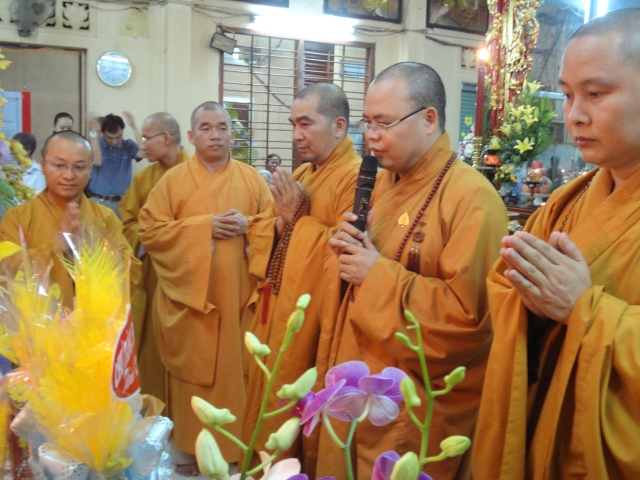 Chùm ảnh các phái đoàn phúng viếng tang lễ cố Sa Di Ni Thích Nữ Chơn Huyền, thân mẫu TT. Thích Nhật Từ