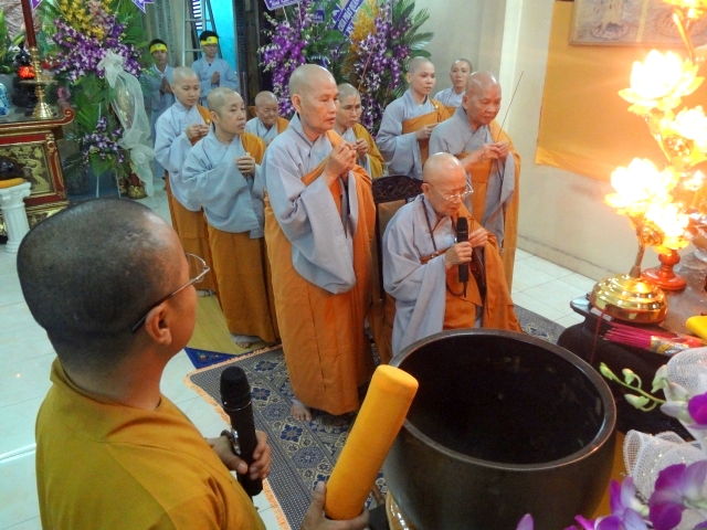 Chùm ảnh các phái đoàn phúng viếng tang lễ cố Sa Di Ni Thích Nữ Chơn Huyền, thân mẫu TT. Thích Nhật Từ