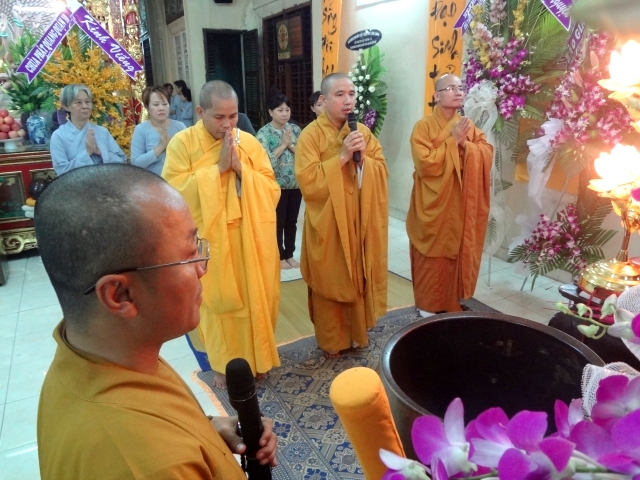 Chùm ảnh các phái đoàn phúng viếng tang lễ cố Sa Di Ni Thích Nữ Chơn Huyền, thân mẫu TT. Thích Nhật Từ