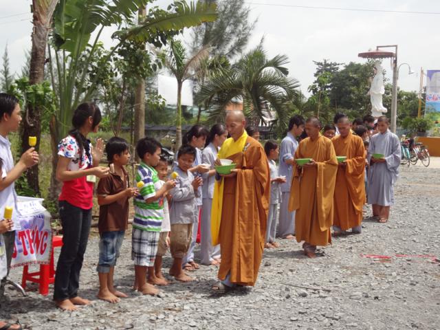 Long An: Chùm ảnh sinh hoạt ngày thứ ba tại khóa tu mùa hè “Rèn luyện tài đức – Vững bước vào đời”