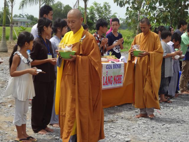 Long An: Chùm ảnh sinh hoạt ngày thứ ba tại khóa tu mùa hè “Rèn luyện tài đức – Vững bước vào đời”
