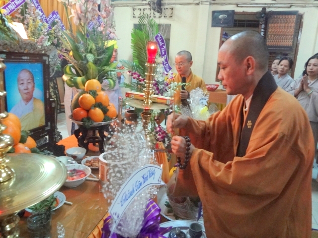 Chùm ảnh các phái đoàn phúng viếng tang lễ cố Sa Di Ni Thích Nữ Chơn Huyền, thân mẫu TT. Thích Nhật Từ