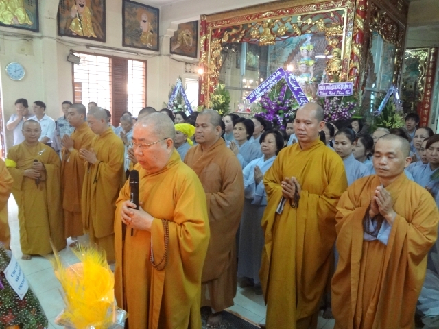 Chùm ảnh các phái đoàn phúng viếng tang lễ cố Sa Di Ni Thích Nữ Chơn Huyền, thân mẫu TT. Thích Nhật Từ