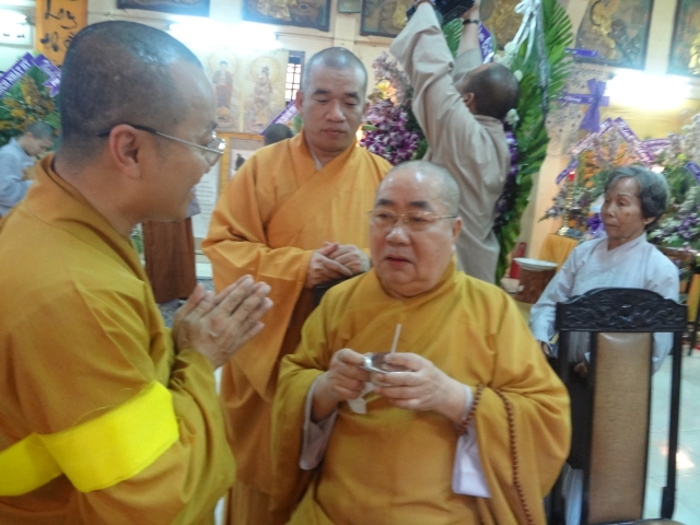 Chùm ảnh các phái đoàn phúng viếng tang lễ cố Sa Di Ni Thích Nữ Chơn Huyền, thân mẫu TT. Thích Nhật Từ