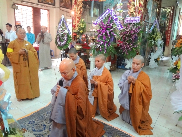Chùm ảnh các phái đoàn phúng viếng tang lễ cố Sa Di Ni Thích Nữ Chơn Huyền, thân mẫu TT. Thích Nhật Từ