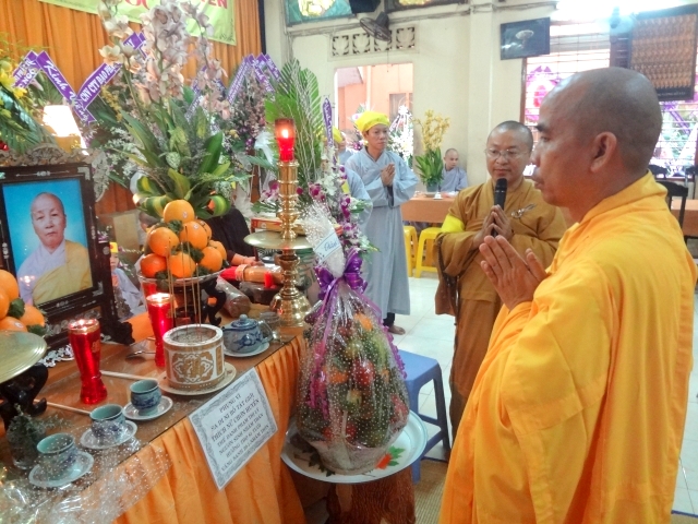Chùm ảnh các phái đoàn phúng viếng tang lễ cố Sa Di Ni Thích Nữ Chơn Huyền, thân mẫu TT. Thích Nhật Từ