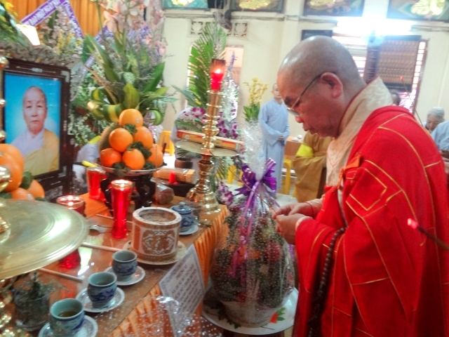 Chùm ảnh các phái đoàn phúng viếng tang lễ cố Sa Di Ni Thích Nữ Chơn Huyền, thân mẫu TT. Thích Nhật Từ