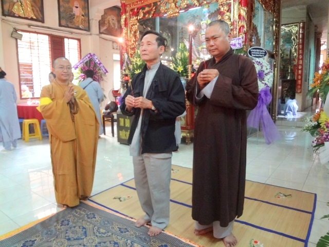 Chùm ảnh các phái đoàn phúng viếng tang lễ cố Sa Di Ni Thích Nữ Chơn Huyền, thân mẫu TT. Thích Nhật Từ