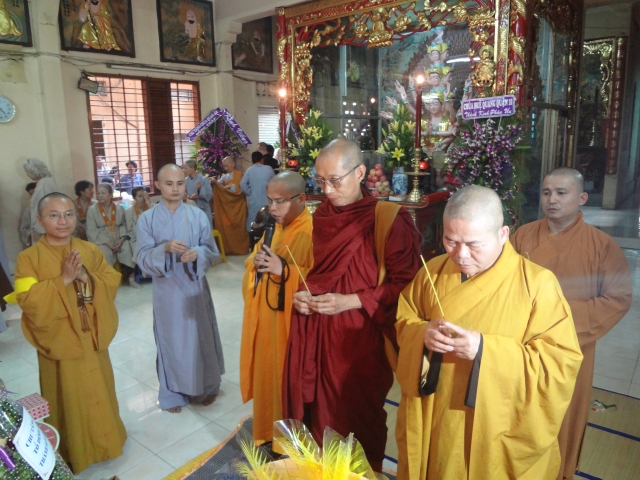 Chùm ảnh các phái đoàn phúng viếng tang lễ cố Sa Di Ni Thích Nữ Chơn Huyền, thân mẫu TT. Thích Nhật Từ