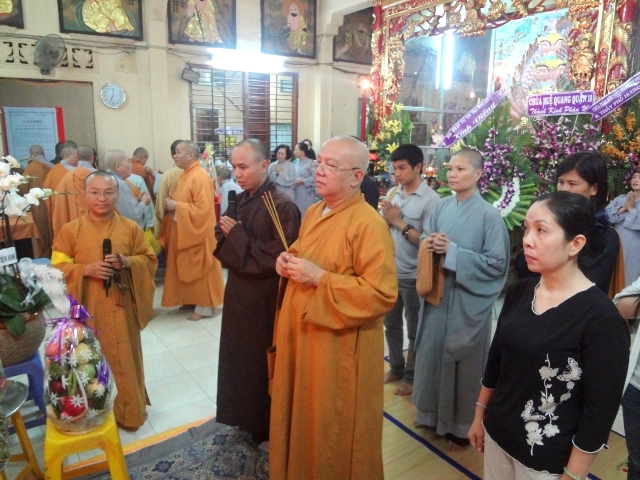 Chùm ảnh các phái đoàn phúng viếng tang lễ cố Sa Di Ni Thích Nữ Chơn Huyền, thân mẫu TT. Thích Nhật Từ