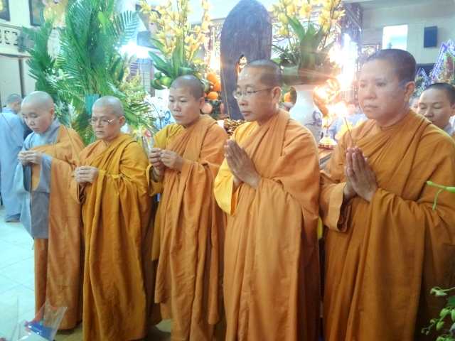 Chùm ảnh các phái đoàn phúng viếng tang lễ cố Sa Di Ni Thích Nữ Chơn Huyền, thân mẫu TT. Thích Nhật Từ