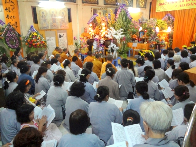 Chùm ảnh các phái đoàn phúng viếng tang lễ cố Sa Di Ni Thích Nữ Chơn Huyền, thân mẫu TT. Thích Nhật Từ