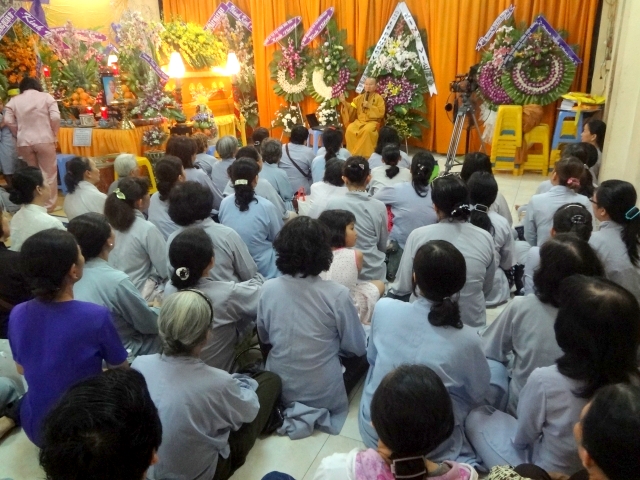 Chùm ảnh các phái đoàn phúng viếng tang lễ cố Sa Di Ni Thích Nữ Chơn Huyền, thân mẫu TT. Thích Nhật Từ