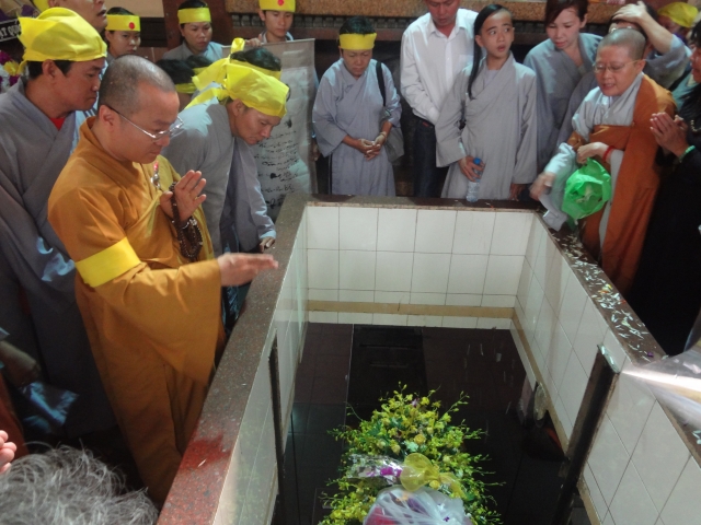TP.HCM: Chùa Giác Ngộ di quan nhục thân cố Sa Di Ni Thích Nữ Chơn Huyền về nơi an nghĩ cuối cùng