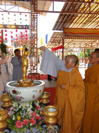 Phật Giáo Đak Lak Long Trọng Khai Mạc Tuần Lễ Phật Đản PL 2556