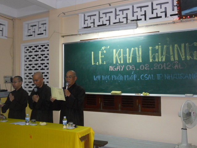 Khánh Hòa: Lớp học Phật pháp cư sĩ Áo Lam - Tp. Nha Trang khai giảng