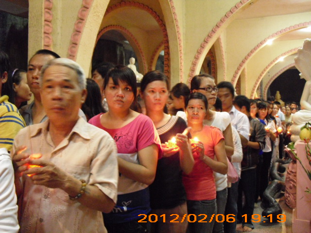 Chùm ảnh: Hoa đăng tại chùa Kỳ Quang 2 - Gò Vấp