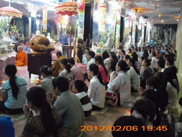 Chùm ảnh: Hoa đăng tại chùa Kỳ Quang 2 - Gò Vấp