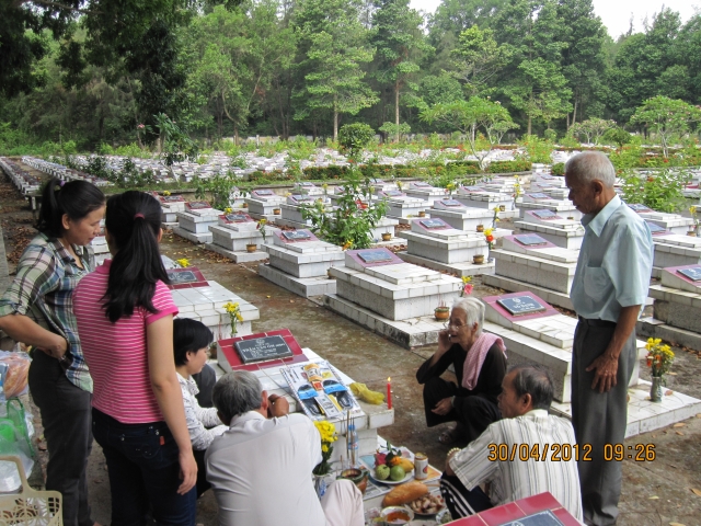 TP. HCM: Quan Âm tu viện thăm viếng Nghĩa Trang Liệt Sĩ Củ Chi nhân ngày 30/04