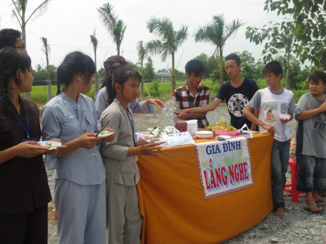 Long An: Chùm ảnh sinh hoạt ngày thứ ba tại khóa tu mùa hè “Rèn luyện tài đức – Vững bước vào đời”