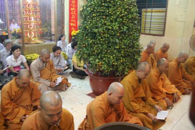 Chùm ảnh đón xuân Di Lặc ngày mồng một tết 2012 tại chùa Giác Ngộ