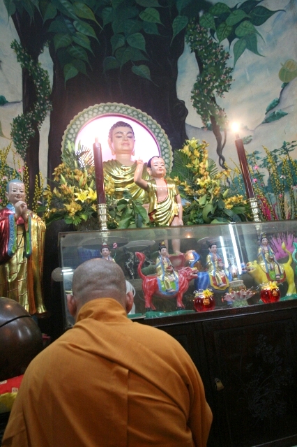 Chùm ảnh đón xuân Di Lặc ngày mồng một tết 2012 tại chùa Giác Ngộ