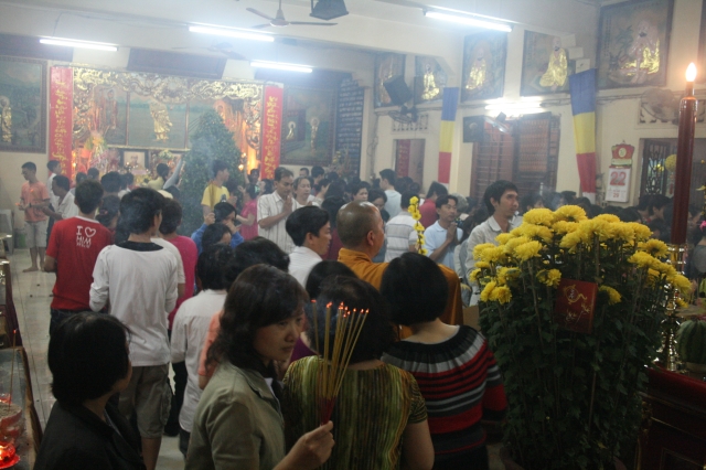 Chùm ảnh đón xuân Di Lặc ngày mồng một tết 2012 tại chùa Giác Ngộ