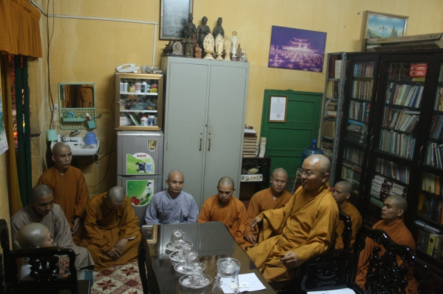 Chùm ảnh đón xuân Di Lặc ngày mồng một tết 2012 tại chùa Giác Ngộ