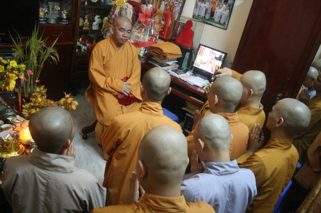 Chùm ảnh đón xuân Di Lặc ngày mồng một tết 2012 tại chùa Giác Ngộ