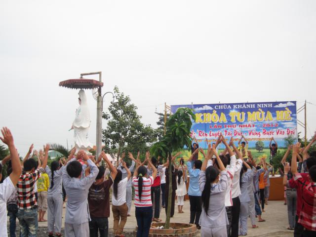 Long An: Chùm ảnh sinh hoạt ngày thứ ba tại khóa tu mùa hè “Rèn luyện tài đức – Vững bước vào đời”