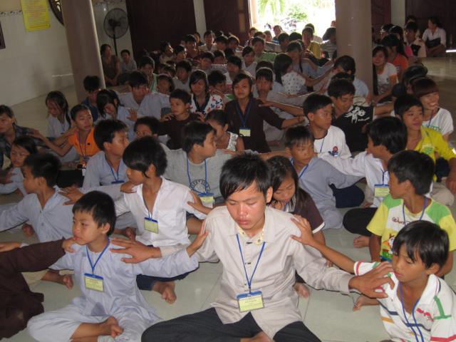 Cần Giuộc: Chia tay quyến luyến khóa tu mùa hè tại chùa Khánh Ninh