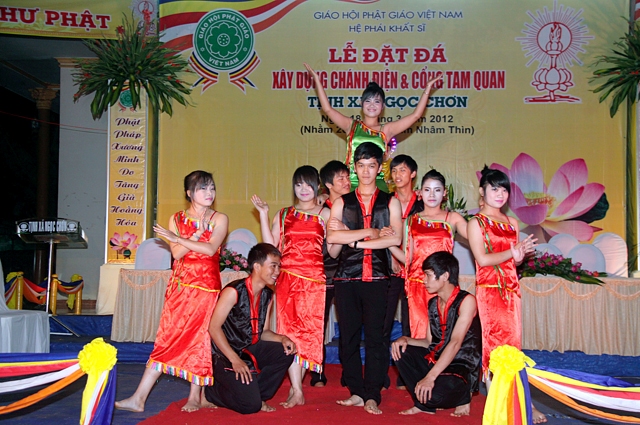 Lễ Đặt Đá Xây Dựng Chánh Điện và Cổng Tam Quang Tịnh Xá Ngọc Chơn Thị Xã Buôn Hồ-Tỉnh Đăk-Lăc