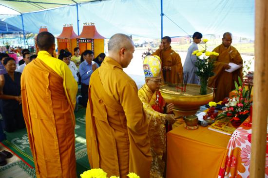 KonTum: Lễ khai kinh Trai Đàn Bạt Độ Cầu Siêu- Đặt đá xây dựng Tu Viện Khánh Lâm