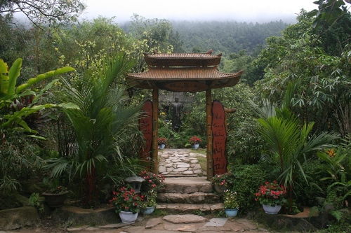 Vãn cảnh chùa Huyền Không Sơn Thượng đất cố đô