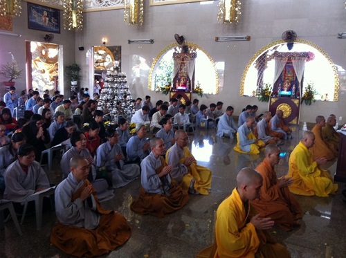 Vãn cảnh chùa có chánh điện cao nhất Việt Nam