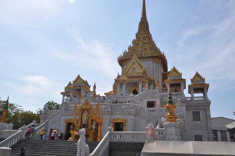 Chiêm bái tượng Phật vàng lớn nhất thế giới